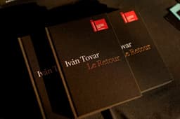 Presentan en Nueva York el catálogo «Iván Tovar: Le Retour»