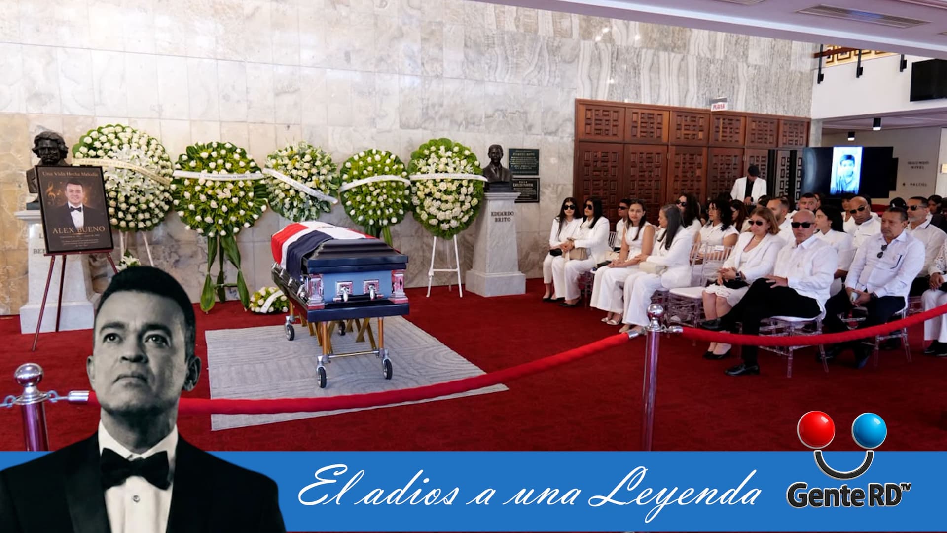 Entre aplausos, lágrimas y piano: así se despidió a Álex Bueno en el Teatro Nacional