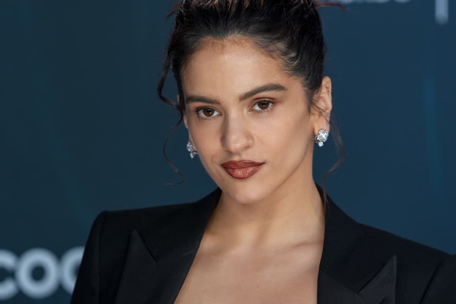 Fuerza Regida, Bad Bunny, Karol G, Peso Pluma y Romeo Santos lideran los Billboard Latinos
