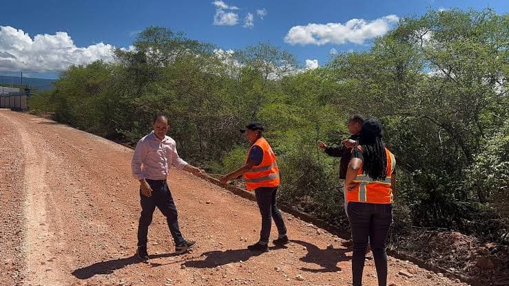 Cabo Rojo gana una ruta hacia la montaña: adjudican la reconstrucción de la carretera Pedernales–Puerto Escondido–Duvergé